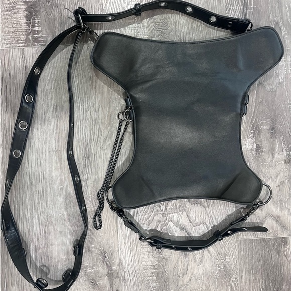 Steampunk Skull Crossbody Handbag - Picture 4 of 7